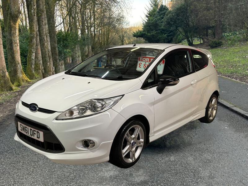 FORD FIESTA 1.4 Titanium